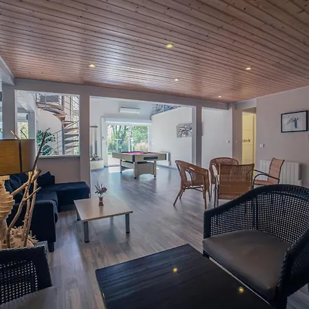 Villa Piscine-spa-sauna, 25 Personnes, 5 Mn Océan *